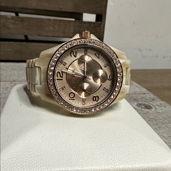 *Brand new battery* Fossil great shape Riley multi function crystallized watch - Picture 4 of 8